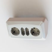 hörnbox 2 jordade uttag och 2 euro uttag polarvit ral 9016 art et1890149