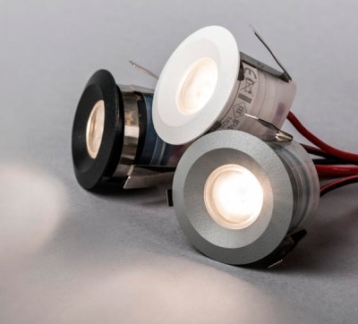 CORE SMART OUTDOOR
I OLIKA FÄRGER