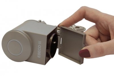 Frostvakt Control IP44 med 3m givarkabel med locket öppnat