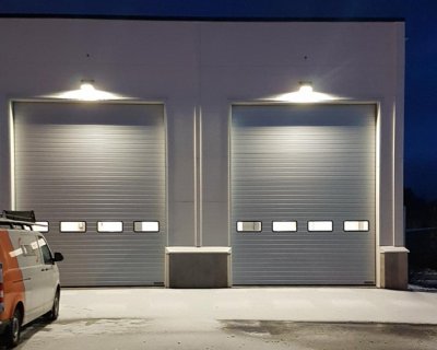 Gard BF LED belysning över port