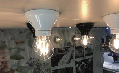 Ifo-Basic-fotlamphållare 100mm vit och svart porslin E27