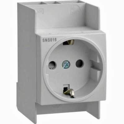 SNS016 hager jordat uttag dinskena 3250615640048